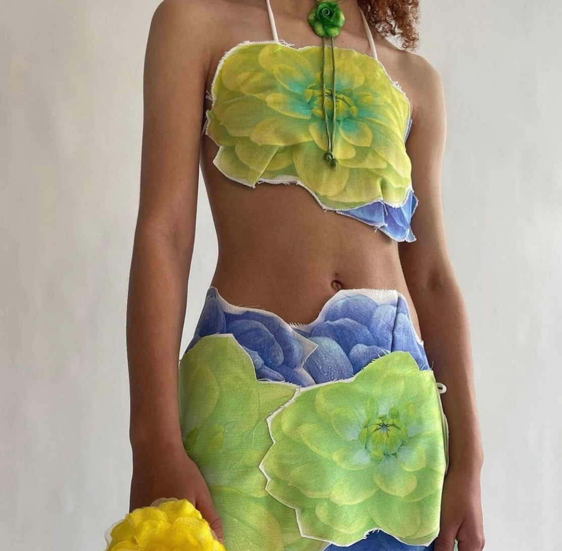 Green and blue distressed flower set