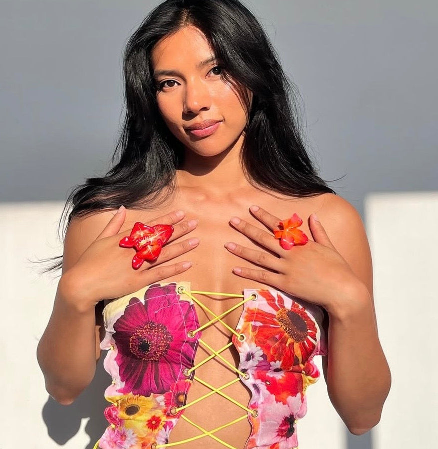 Orange flower ring (With stud)