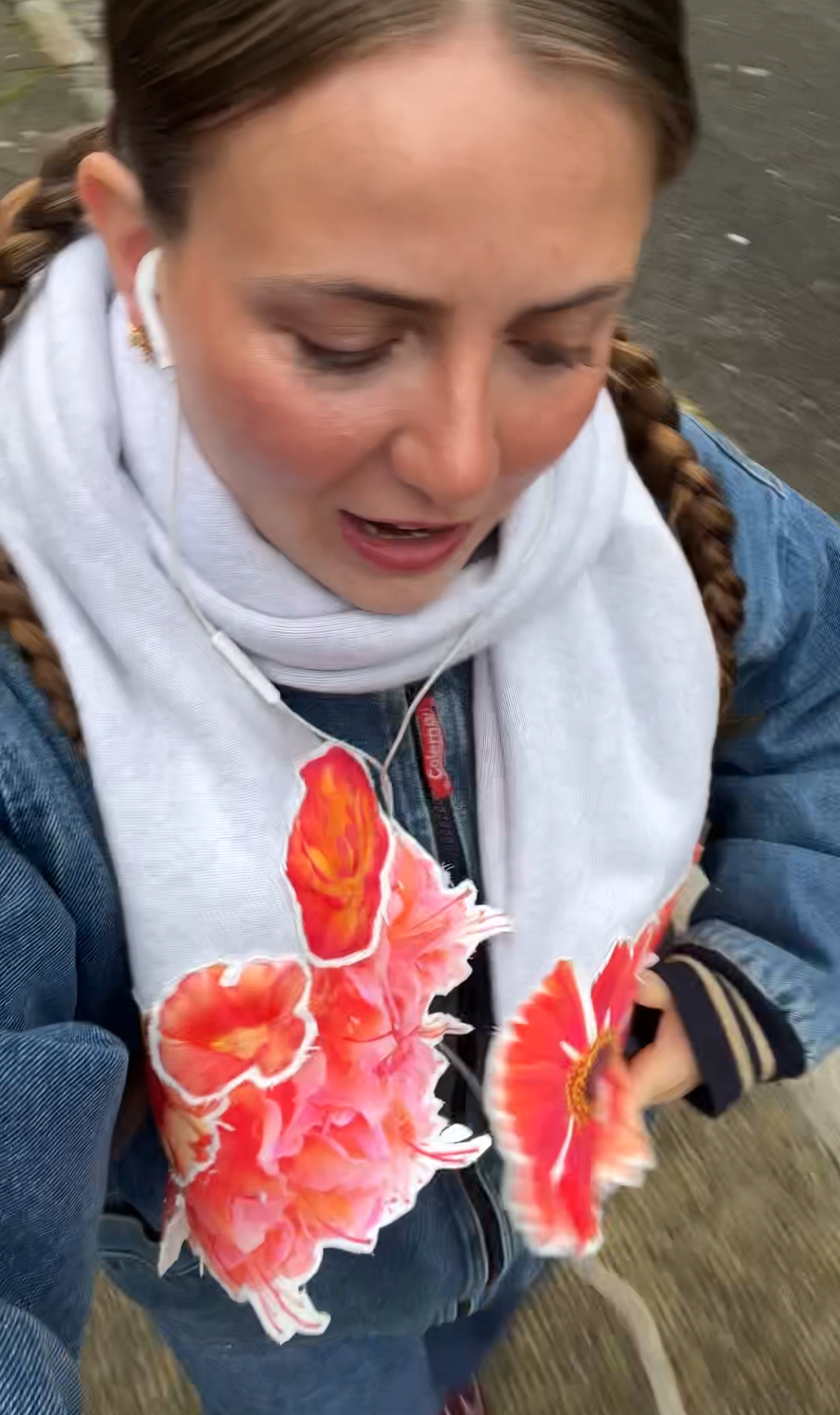 Coral knit scarf