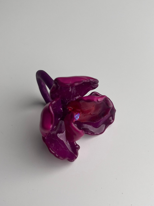 Aubergine flower ring with Swarovski